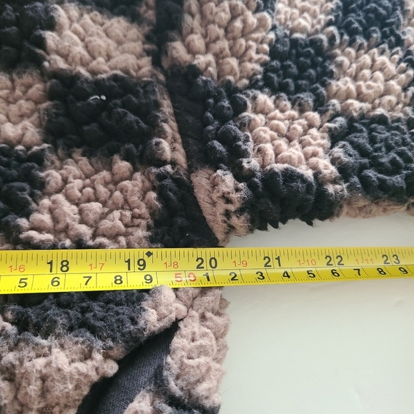 PINK Victoria's Secret Checkered Women's Sweater teddy bear fleece sz.XS - Picture 5 of 8